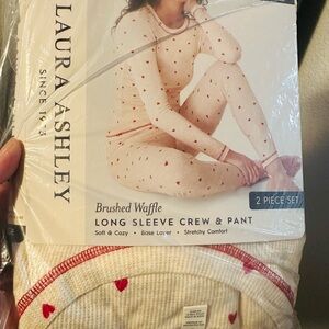 Laura Ashley Heart Print Pajama Set Large